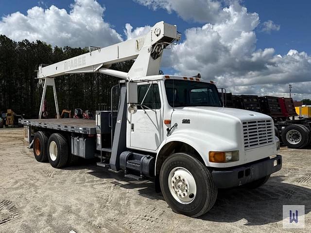 Image of International 4900 equipment image 2