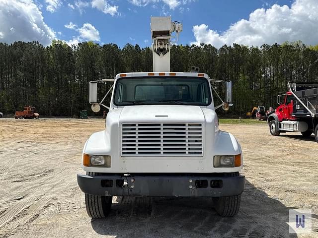 Image of International 4900 equipment image 1