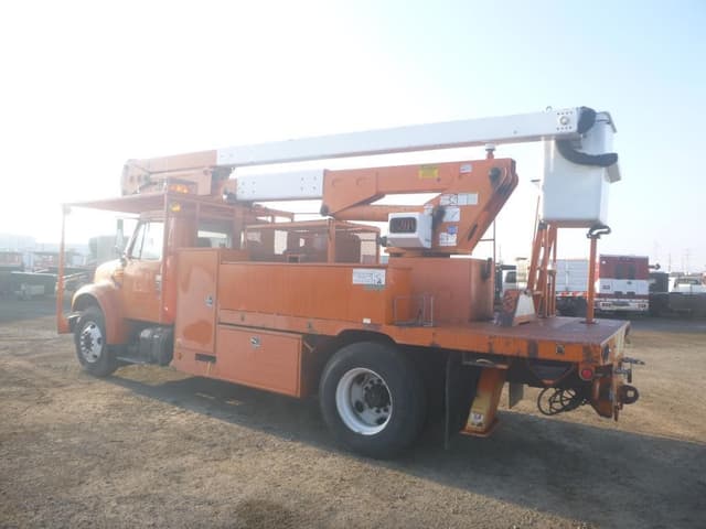 Image of International 4900 equipment image 3