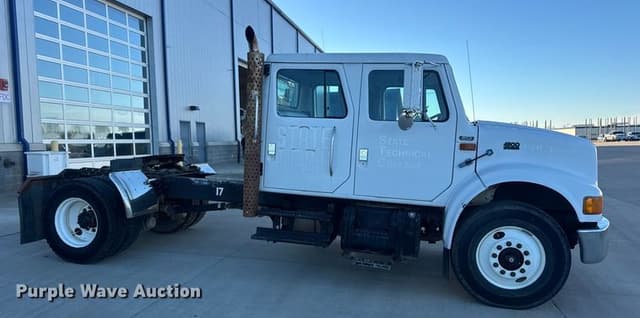 Image of International 4900 equipment image 3