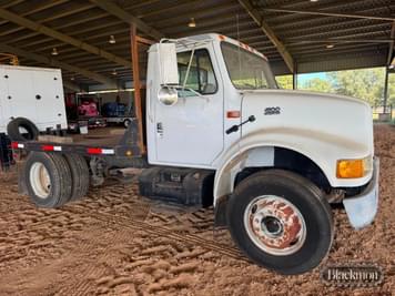 Main image International 4900