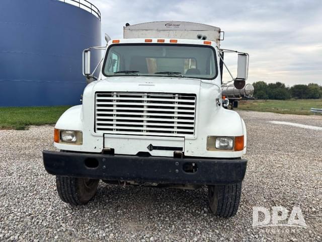 Image of International 4900 equipment image 3