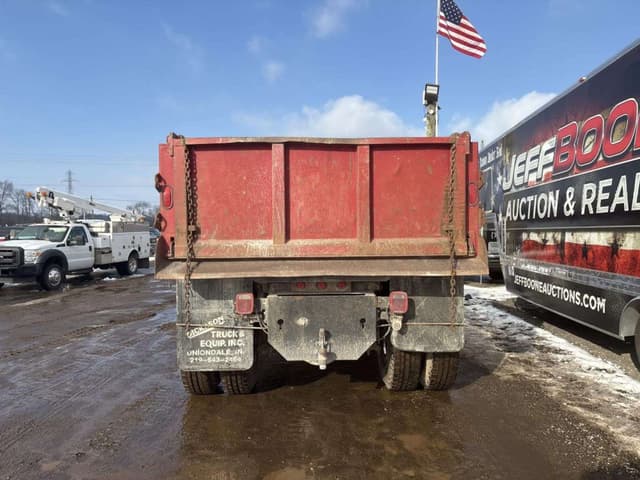 Image of International 4900 equipment image 3