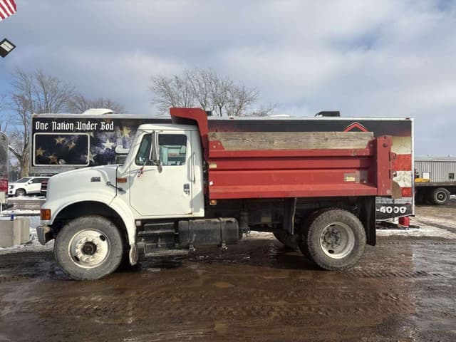 Image of International 4900 equipment image 1