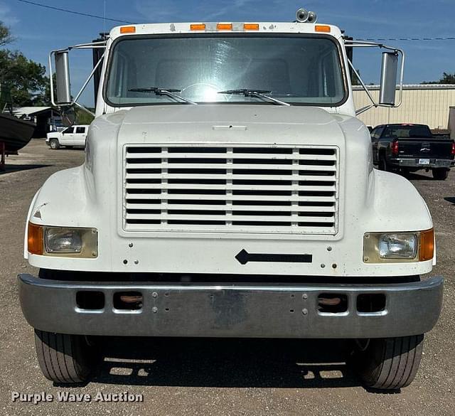 Image of International 4900 equipment image 1