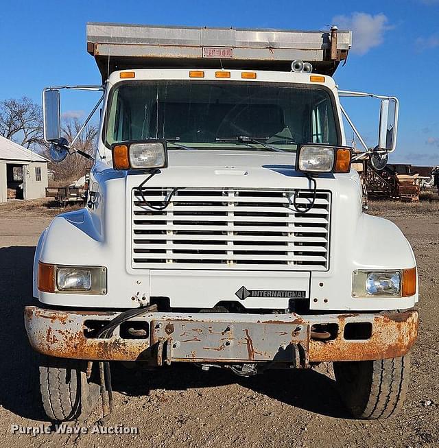 Image of International 4900 equipment image 1