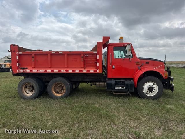 Image of International 4900 equipment image 3