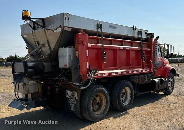 Image of International 4900 equipment image 4