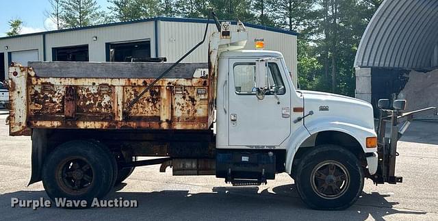 Image of International 4900 equipment image 3