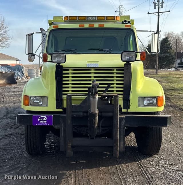 Image of International 4900 equipment image 1