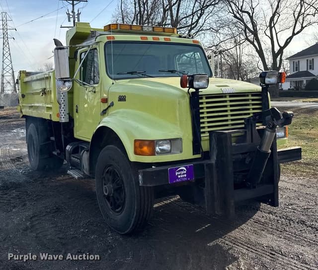 Image of International 4900 equipment image 2