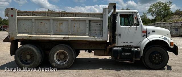 Image of International 4900 equipment image 3