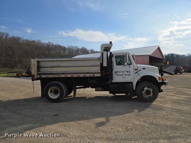 Image of International 4900 equipment image 3