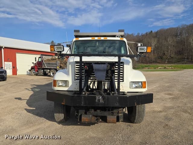 Image of International 4900 equipment image 1