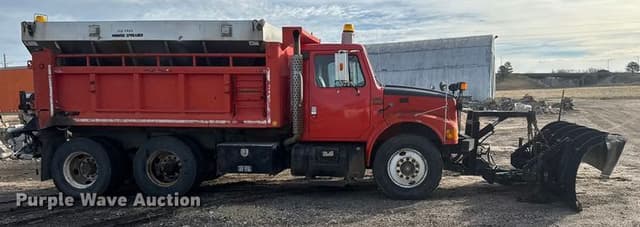 Image of International 4900 equipment image 3