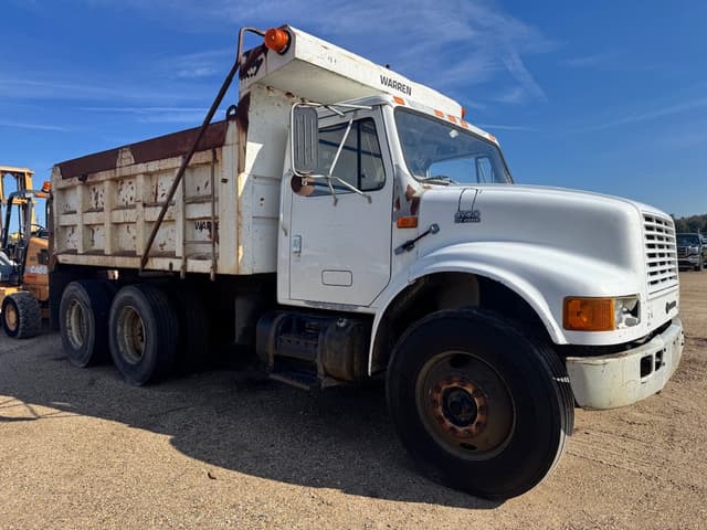 Image of International 4900 equipment image 3