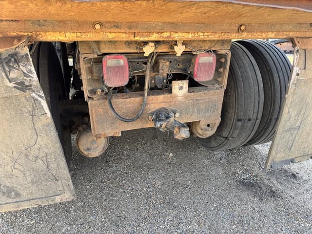 Image of International 4900 equipment image 4