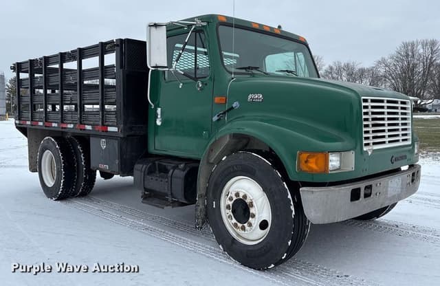 Image of International 4900 equipment image 2