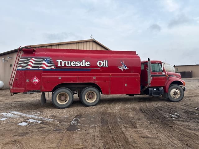 Image of International 4900 equipment image 3