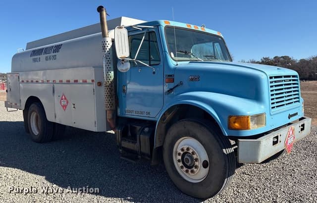 Image of International 4900 equipment image 2