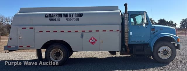 Image of International 4900 equipment image 3