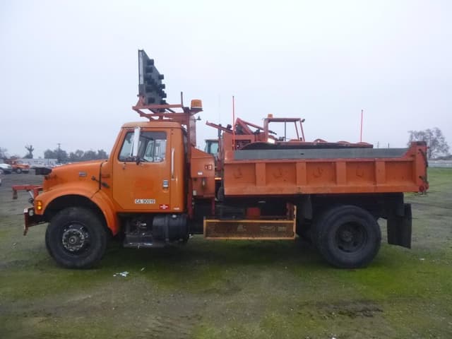 Image of International 4900 equipment image 4