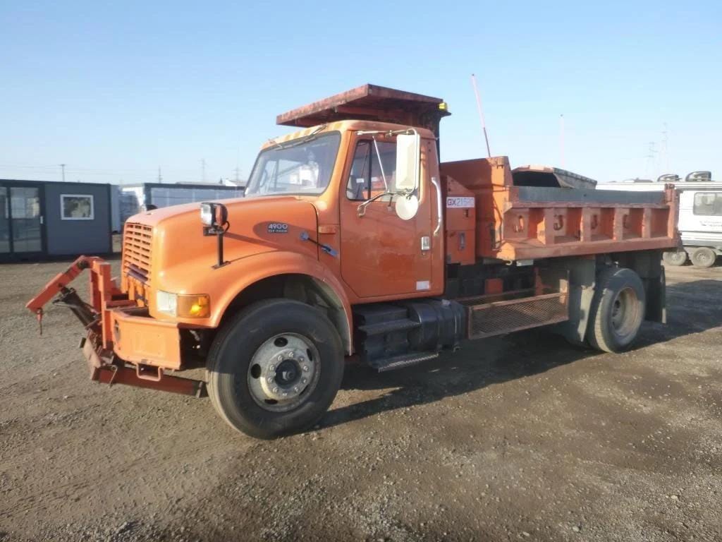 Main image International 4900