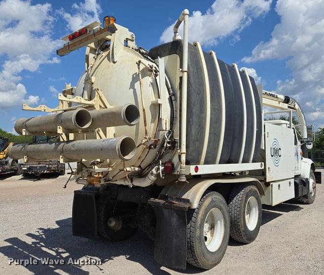 Image of International 4900 equipment image 4