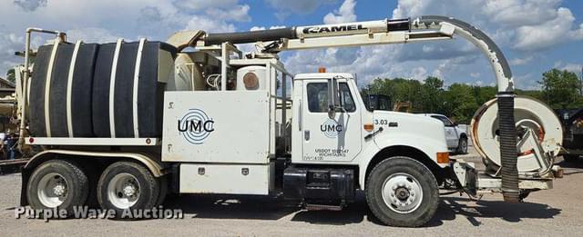 Image of International 4900 equipment image 3
