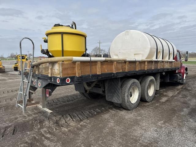 Image of International 4900 equipment image 3