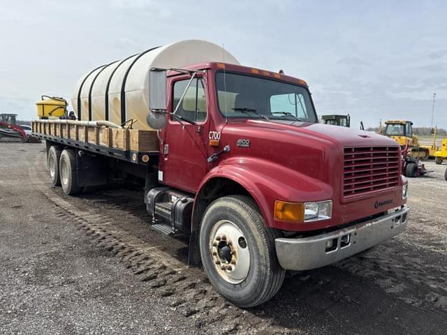 Image of International 4900 equipment image 4