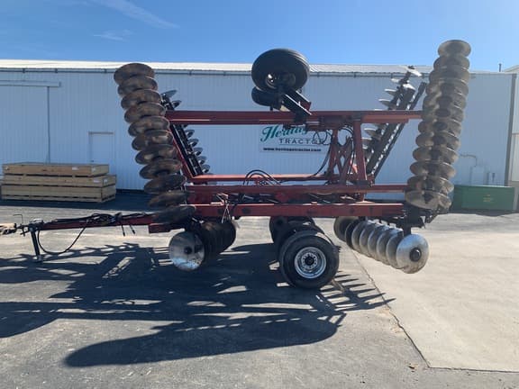 Image of International Harvester 496 equipment image 1