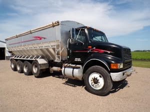 1999 International 8100 Image