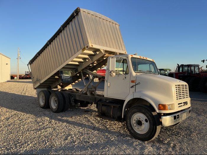 Main image International 8100