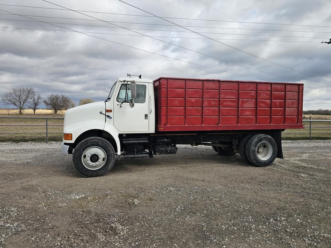 Image of International 8100 Primary image