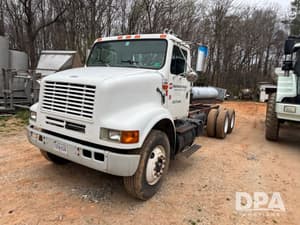 1999 International 8100 Image