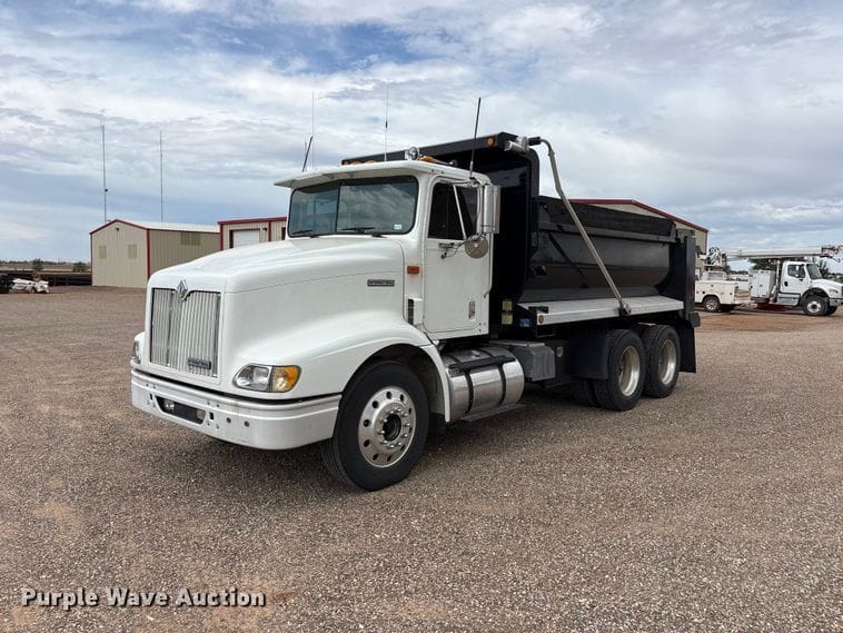1999 International 9100 Equipment Image0