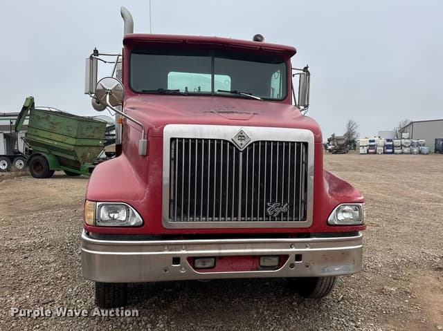 Image of International 9200 equipment image 1