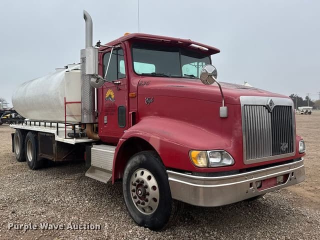 Image of International 9200 equipment image 2