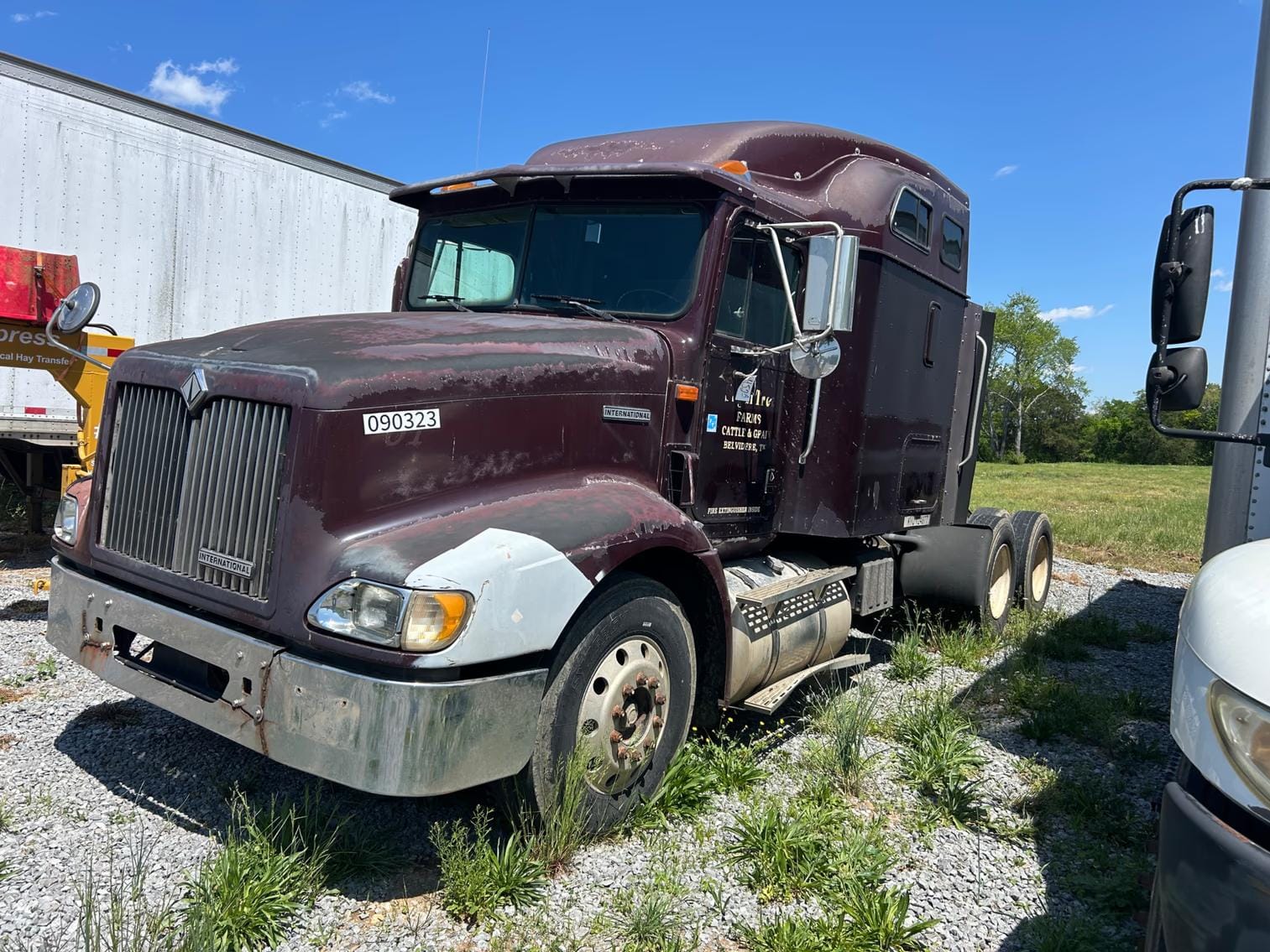 1999 International 9200 Equipment Image0