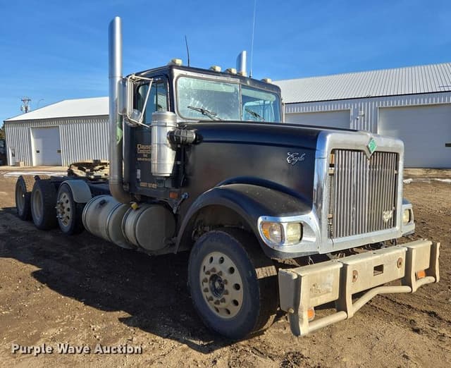 Image of International 9900 equipment image 2