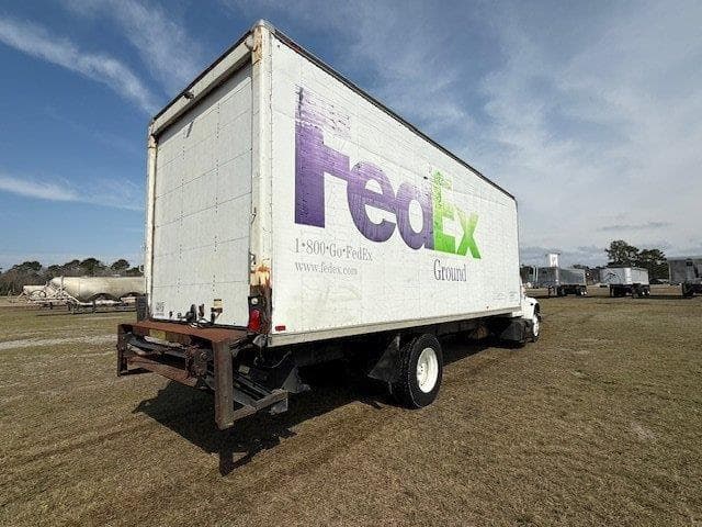 Image of International Durastar 4300 equipment image 4