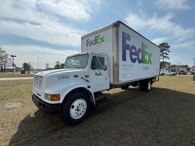 1999 International Durastar 4300 Equipment Image0