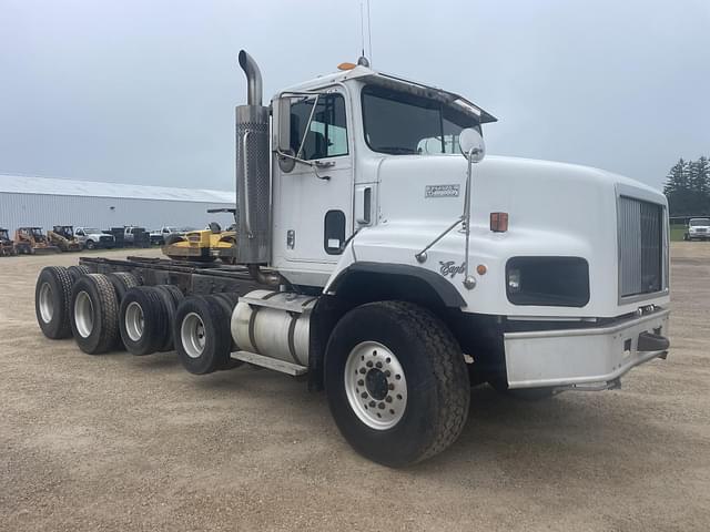 Image of International Paystar 5000 equipment image 1