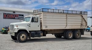 1999 International F-2574 Image