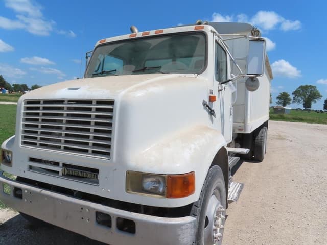 Image of International 8000 equipment image 2