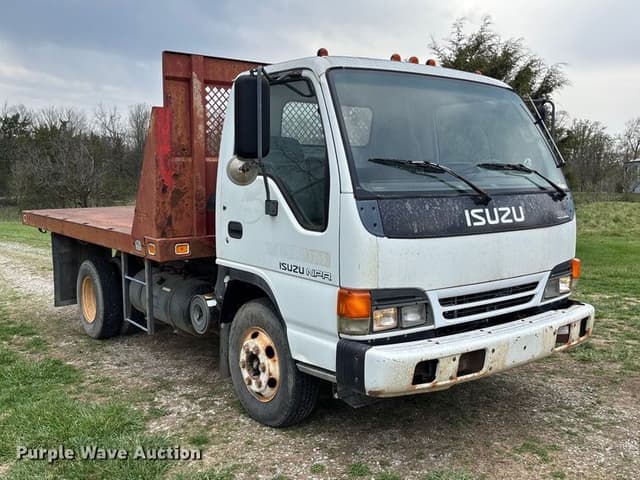 Image of Isuzu NPR equipment image 2