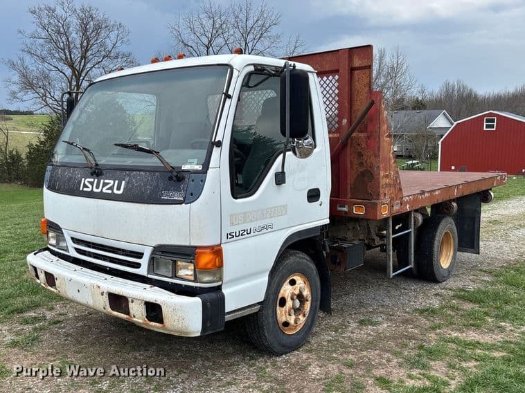 Image of Isuzu NPR Primary image