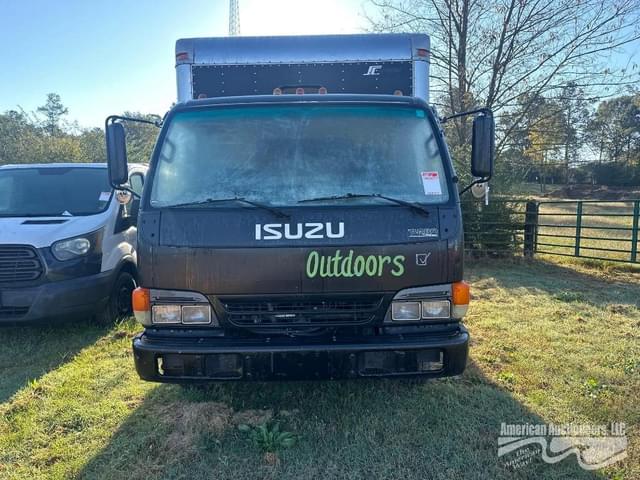 Image of Isuzu NPR equipment image 2