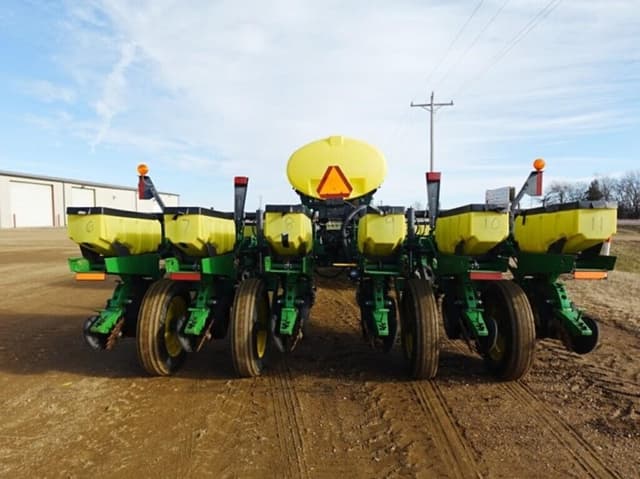 Image of John Deere 1770 equipment image 2